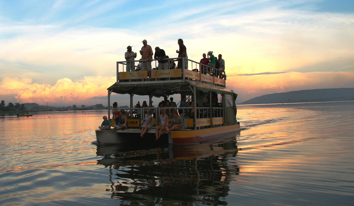 boat cruise on River Nile